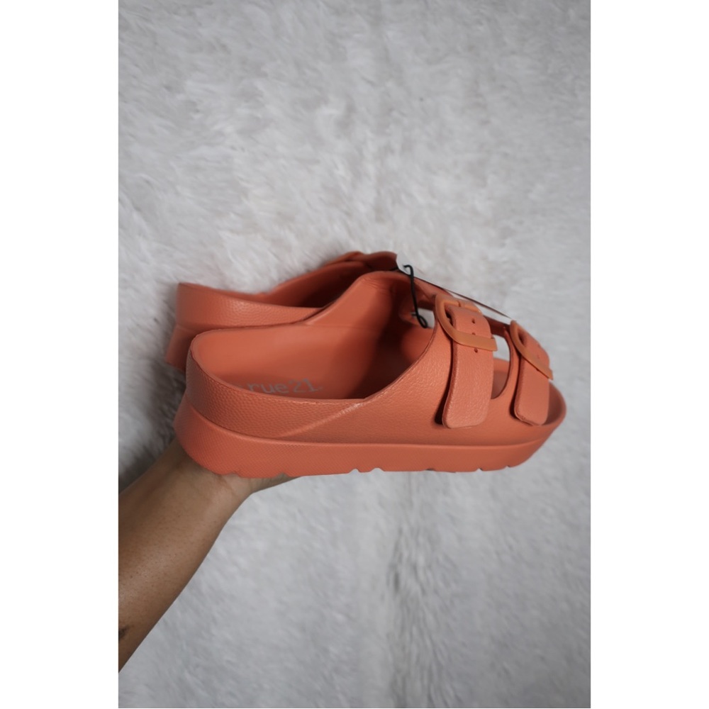 PEACH BUCKLE SANDALS - Picture 4 of 4